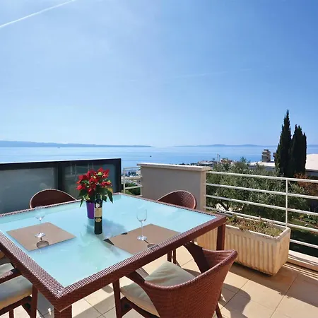Apartment 1 Bedroom Awesome In *
