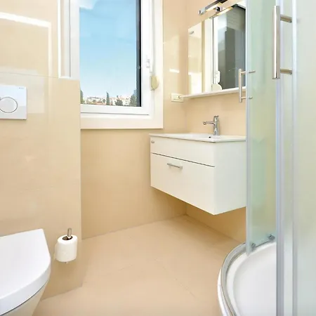 Apartment 1 Bedroom Awesome In *