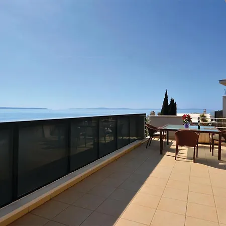 1 Bedroom Awesome In Apartamento *