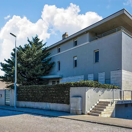 1 Bedroom Awesome In *
